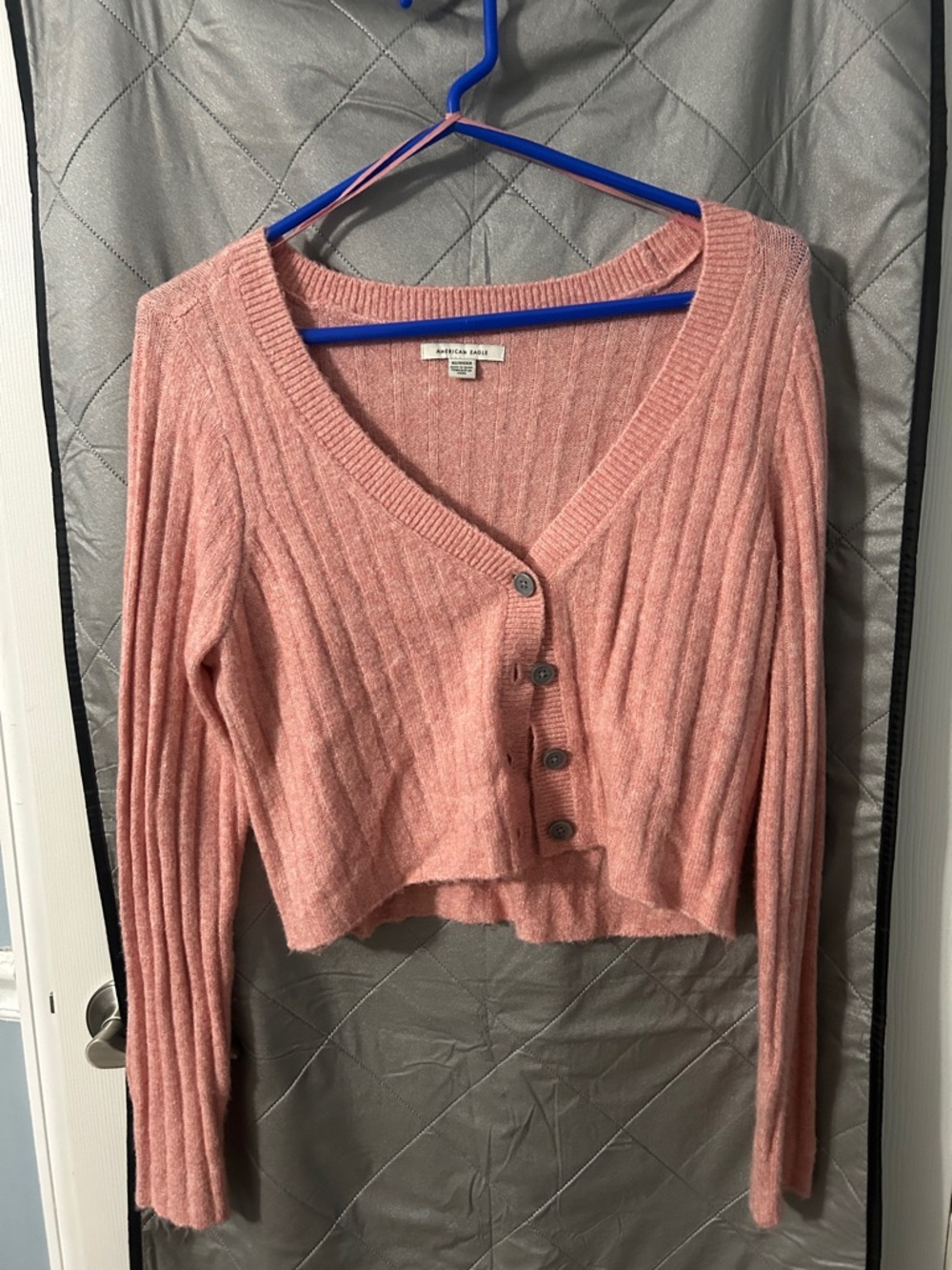 AE Cropped Ribbed Cardigan